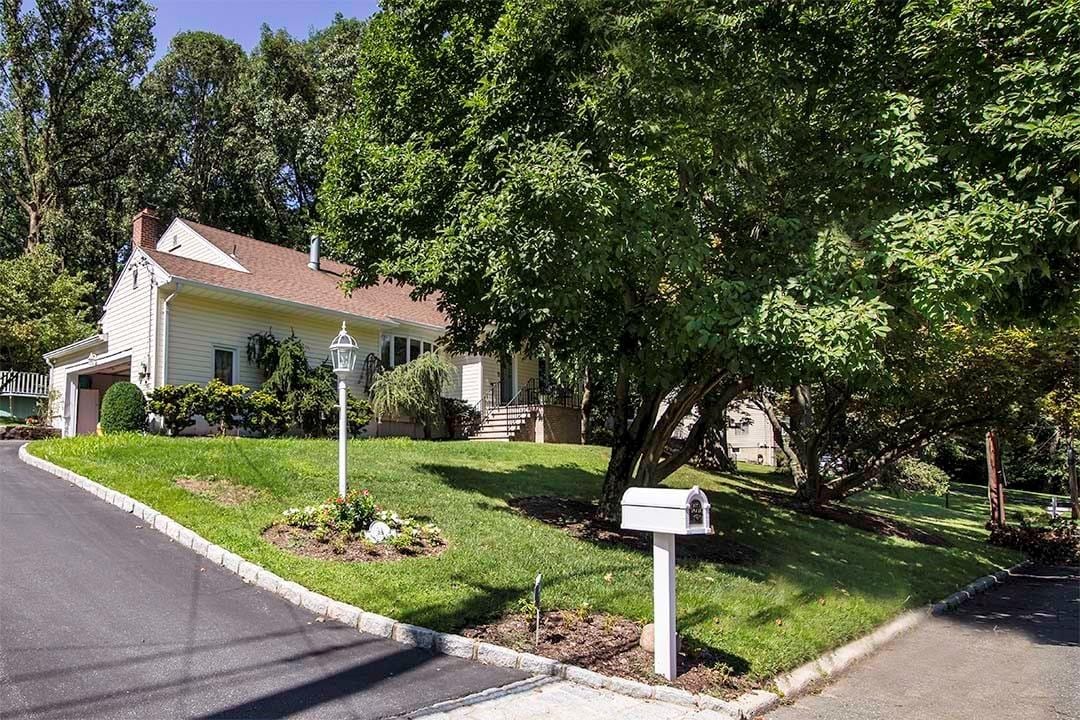 24 Van Etten Boulevard
