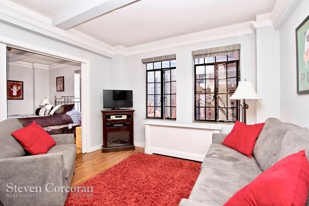 25 Tudor City Place, Unit 1805