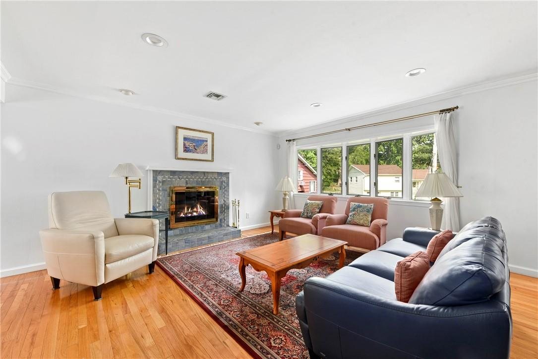 15 Pietro Place — photo 5