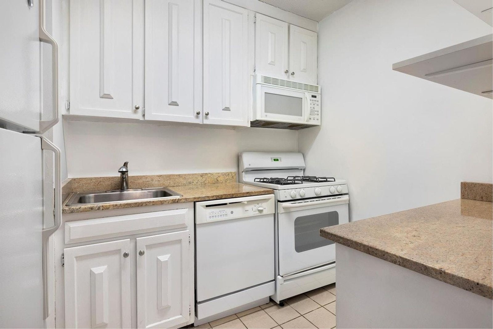 20 West 64th Street, Unit 39G — photo 4