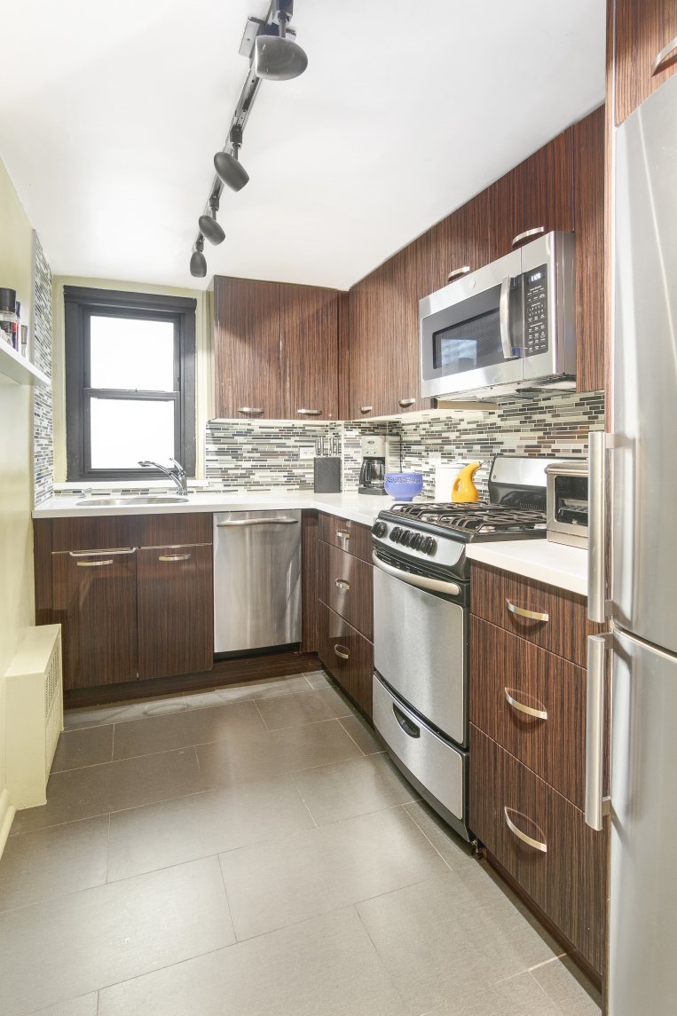 220 East 57th Street, Unit 17G — photo 3