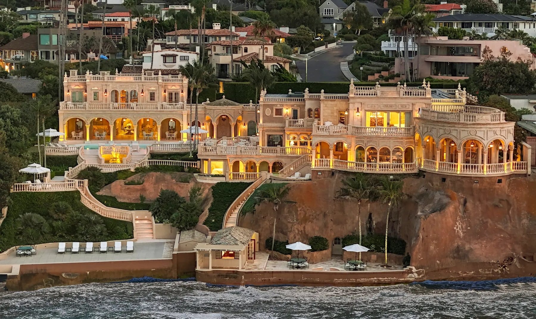 A cliffside Versailles asking $108 million